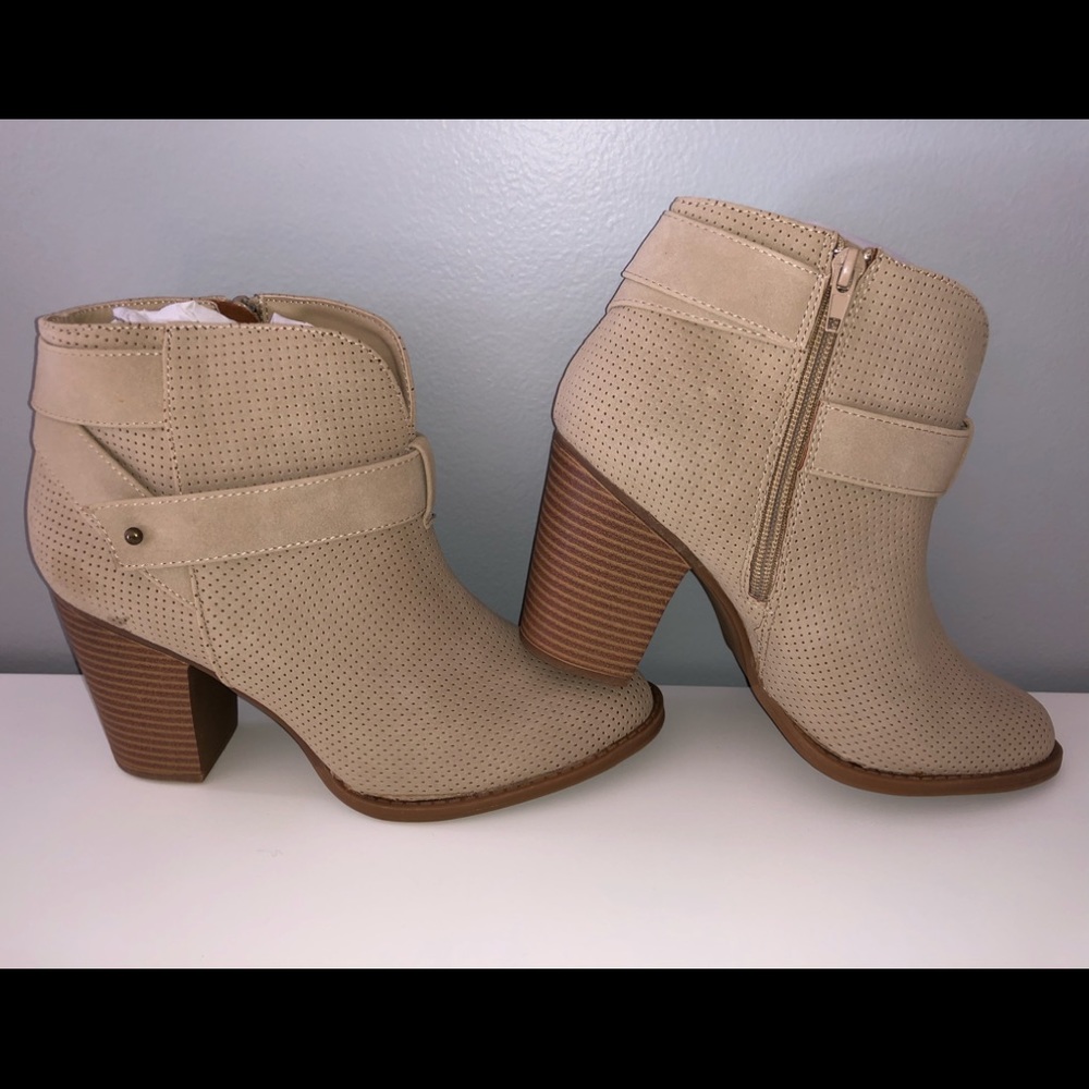 NEW! JustFab Heeled Boots Size 7.5